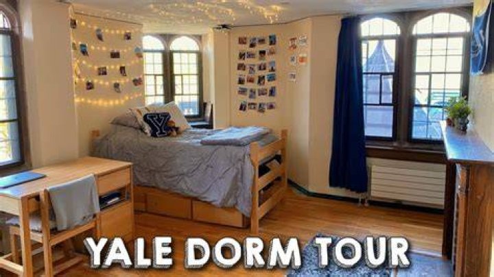 Does Yale have suite style dorms?