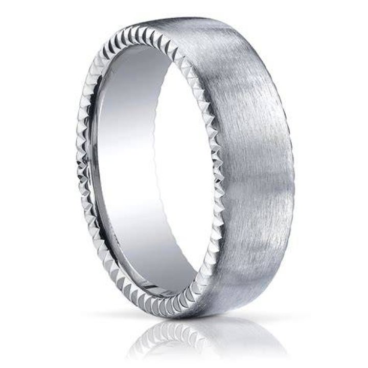 How much palladium is in a ring?